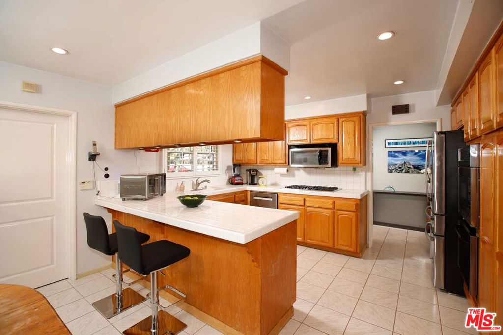 16600 Nordhoff Street