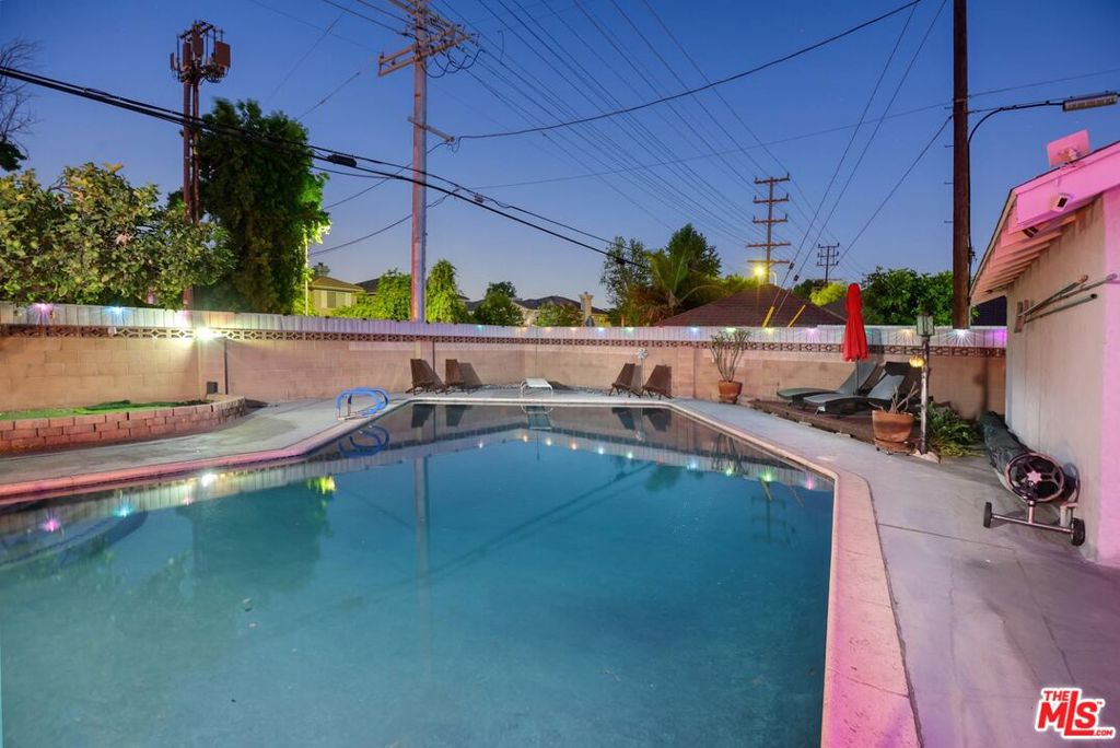 16600 Nordhoff Street