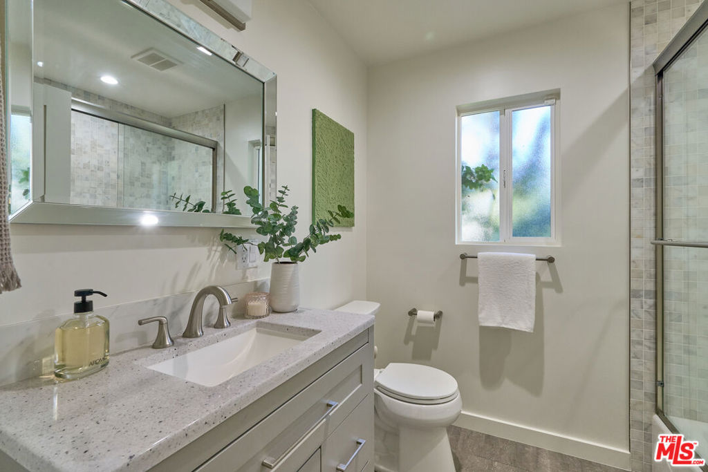 4211 W Woodland Avenue