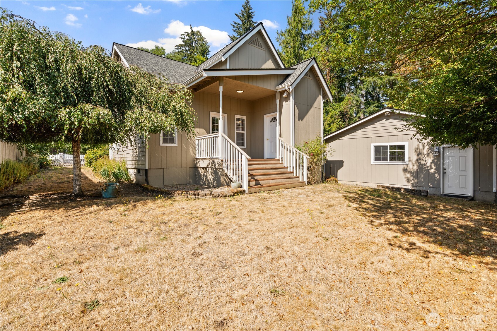 1334 Center Street