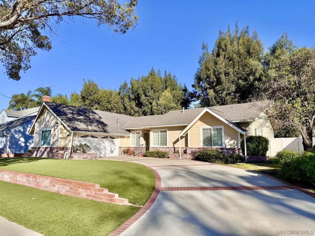 2034 S Flippen Drive