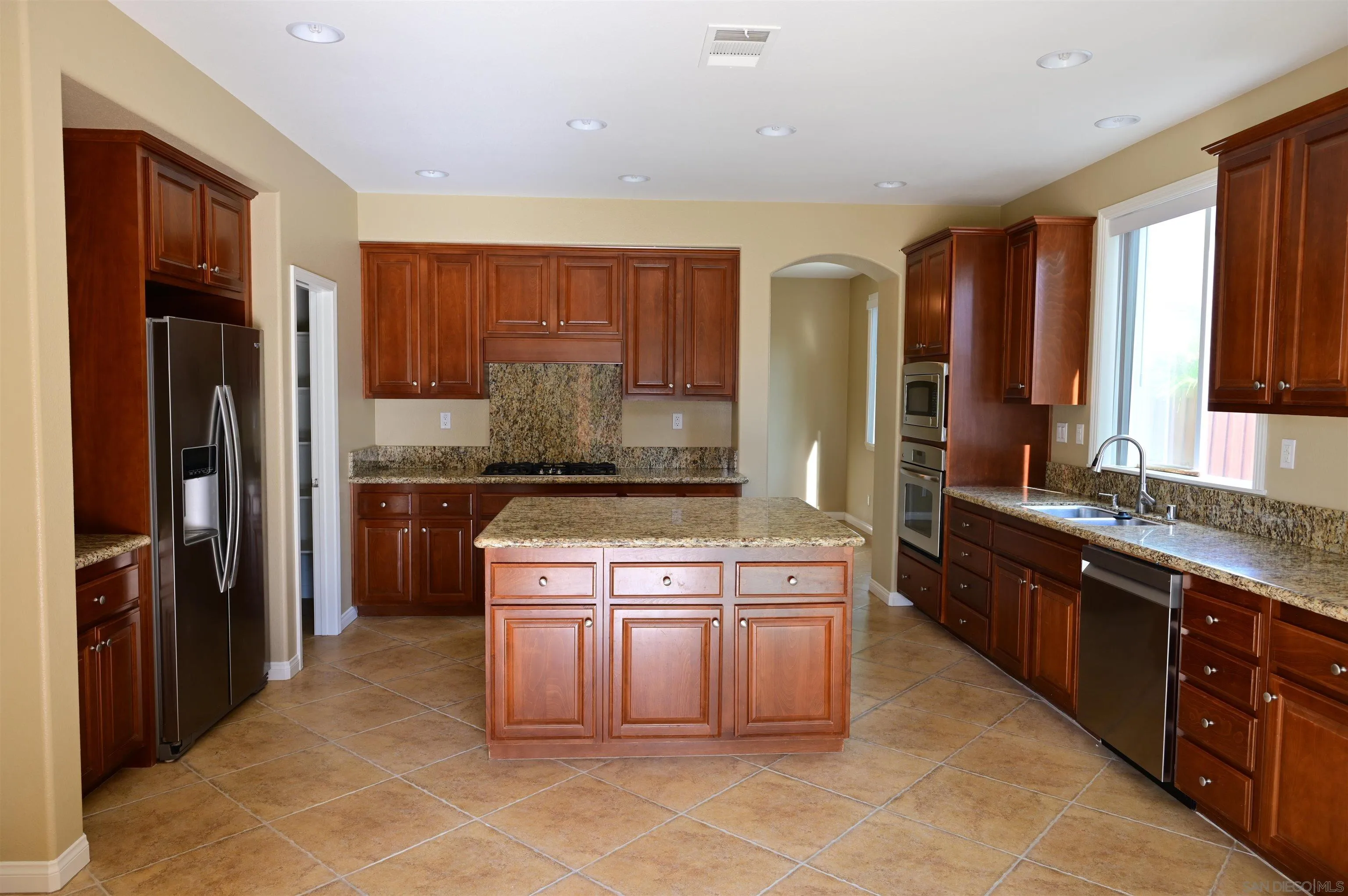 1167 Vista Pointe Blvd