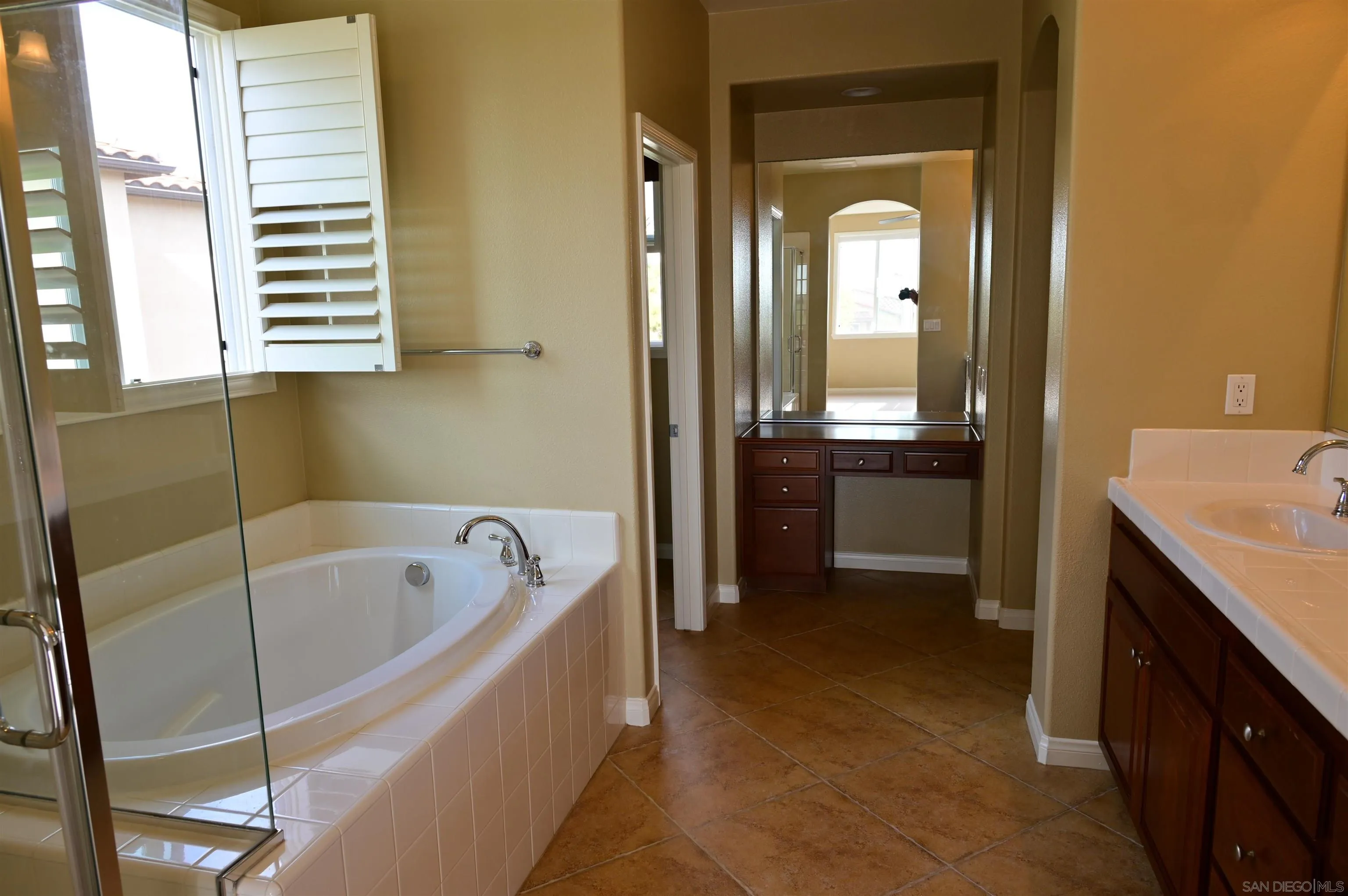 1167 Vista Pointe Blvd