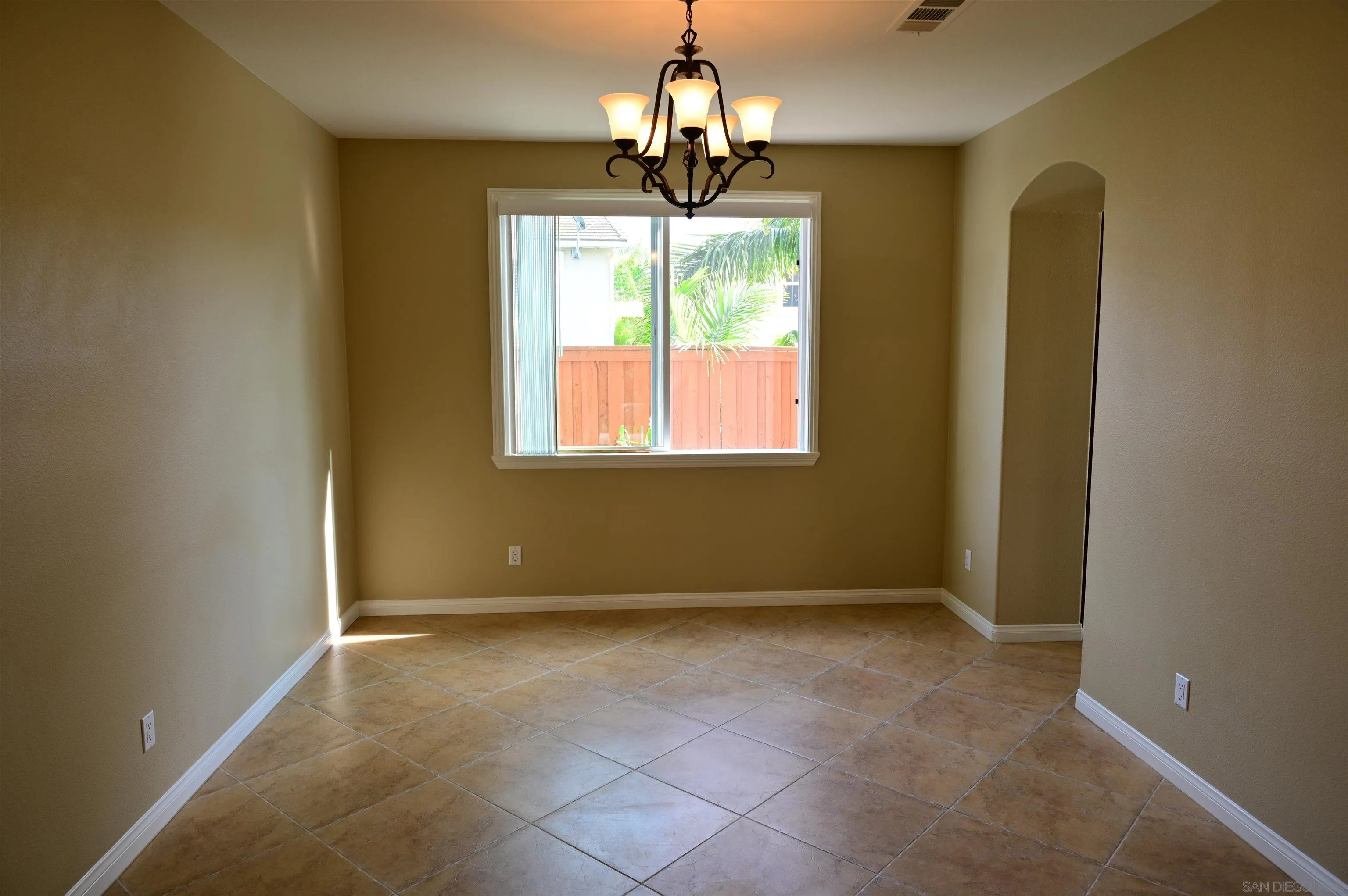 1167 Vista Pointe Blvd