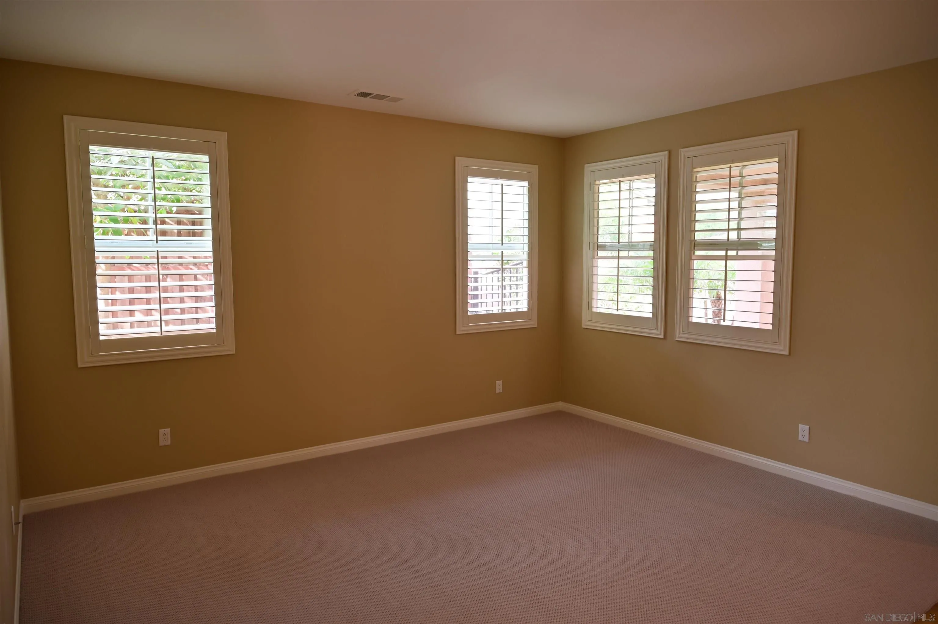 1167 Vista Pointe Blvd