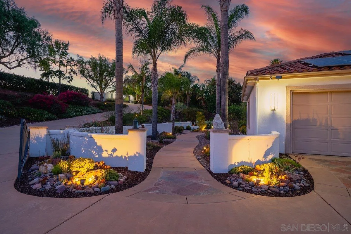 2860 Via Rancheros Way