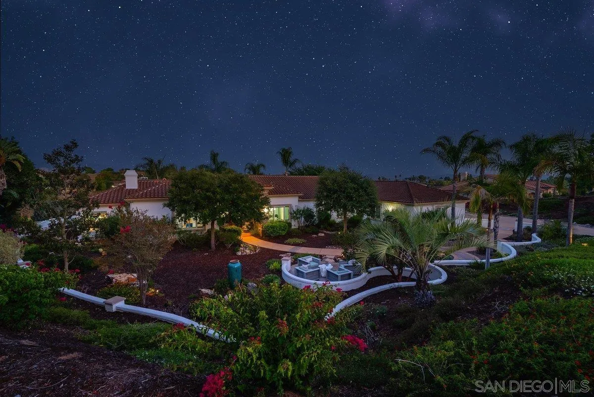 2860 Via Rancheros Way