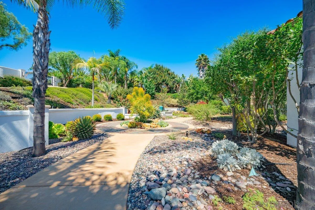 2860 Via Rancheros Way