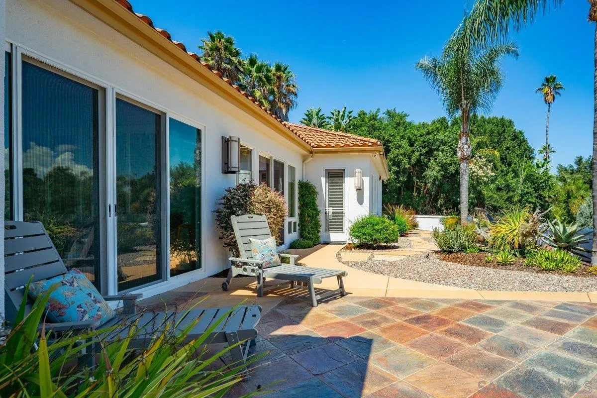 2860 Via Rancheros Way