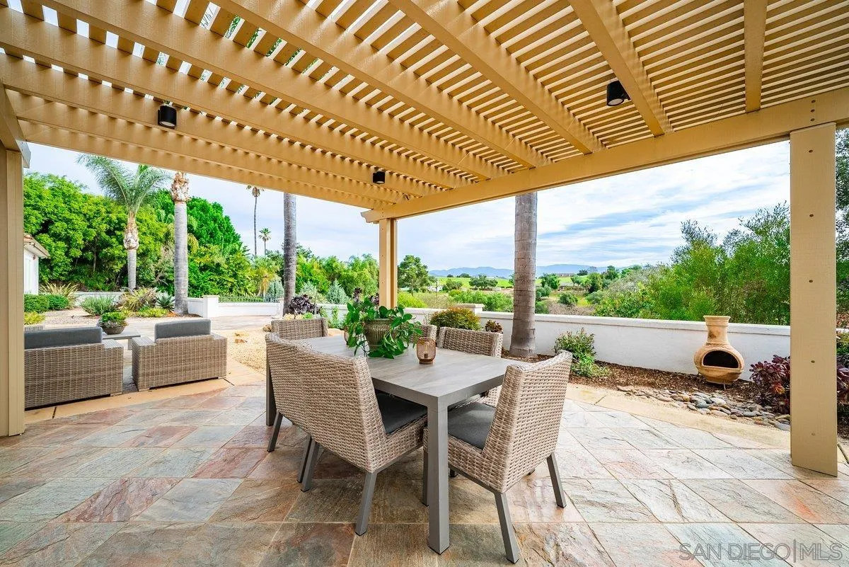 2860 Via Rancheros Way