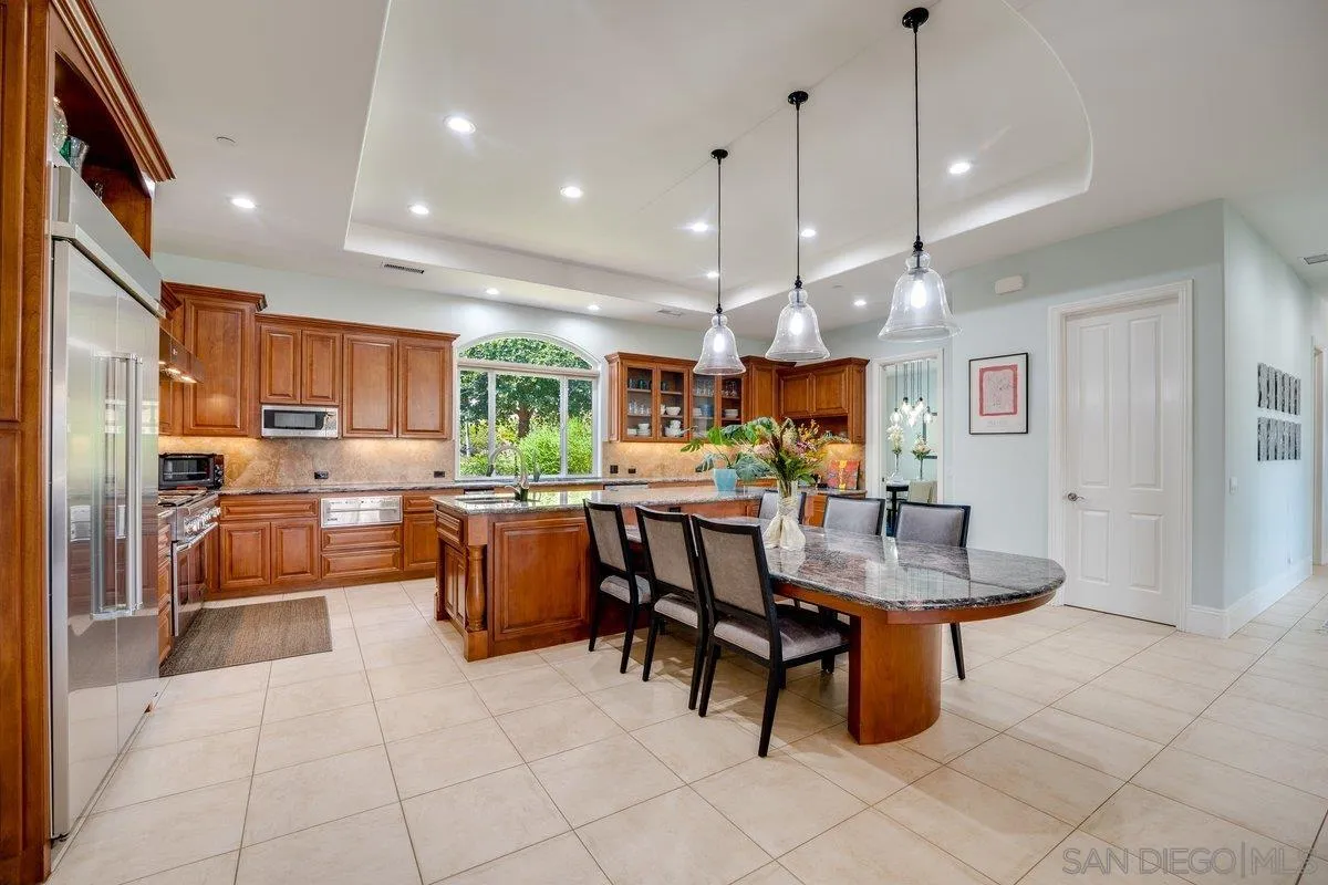 2860 Via Rancheros Way