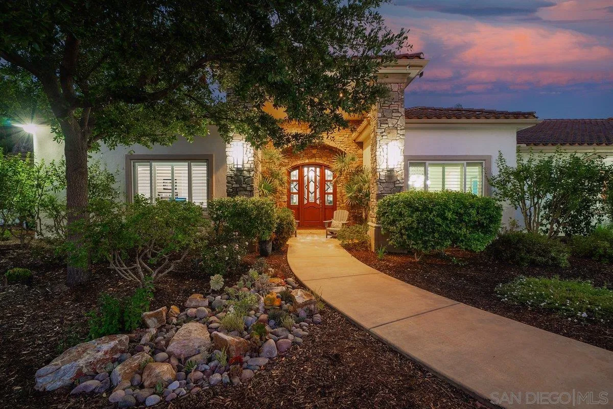 2860 Via Rancheros Way