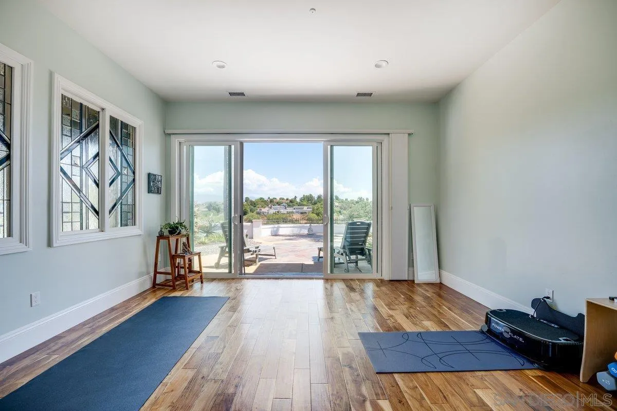 2860 Via Rancheros Way