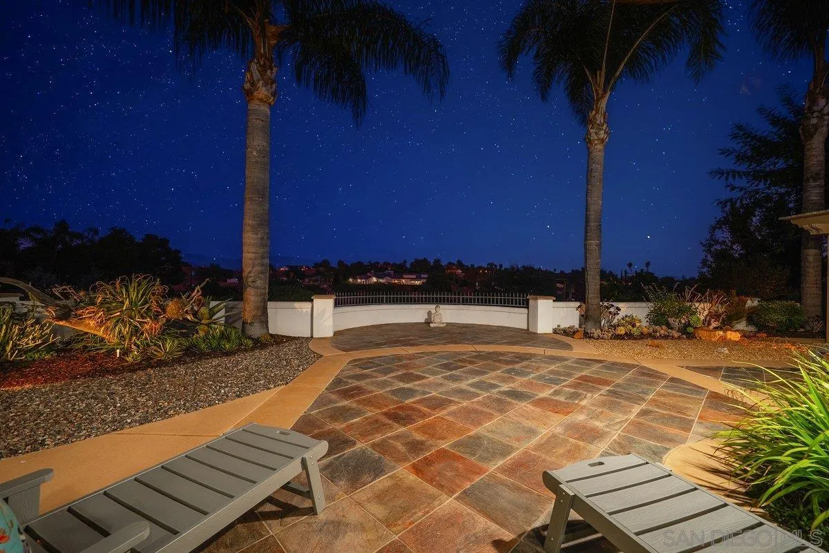 2860 Via Rancheros Way