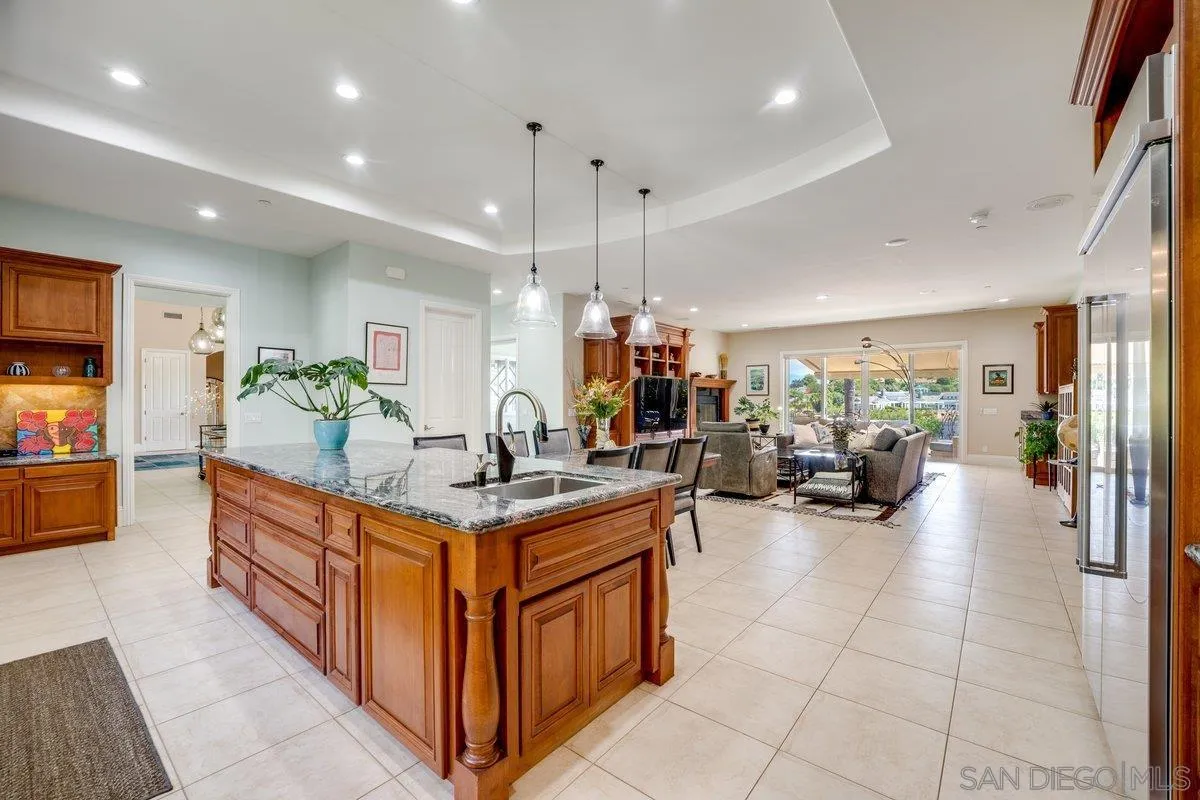 2860 Via Rancheros Way