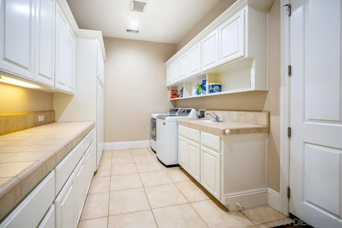 2860 Via Rancheros Way