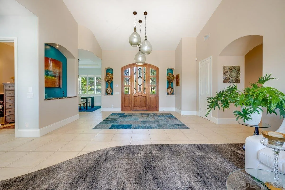 2860 Via Rancheros Way