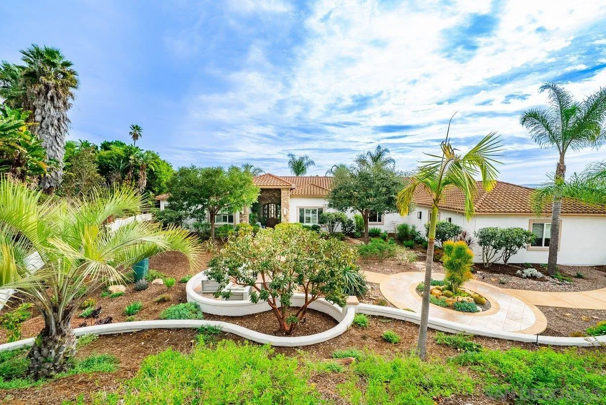 2860 Via Rancheros Way