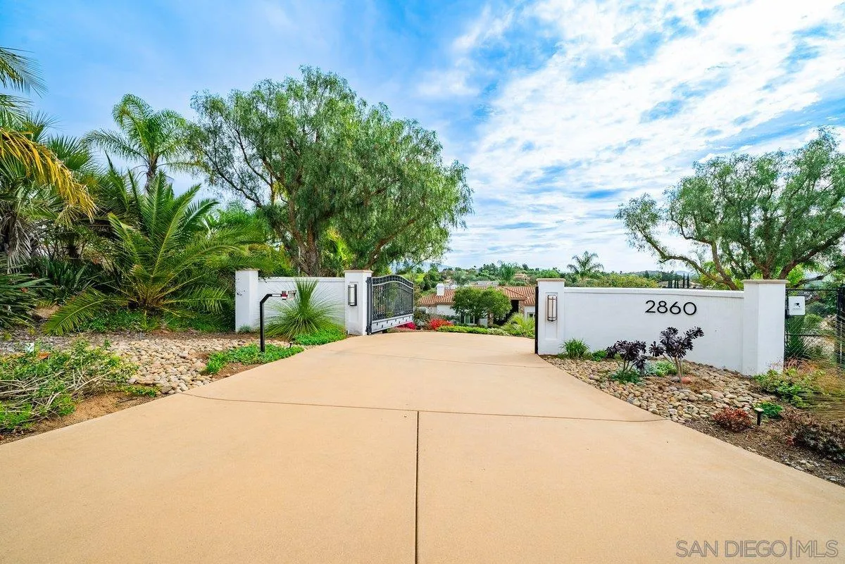 2860 Via Rancheros Way