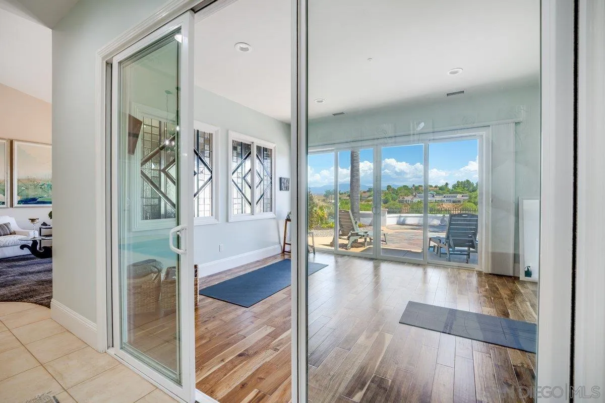 2860 Via Rancheros Way