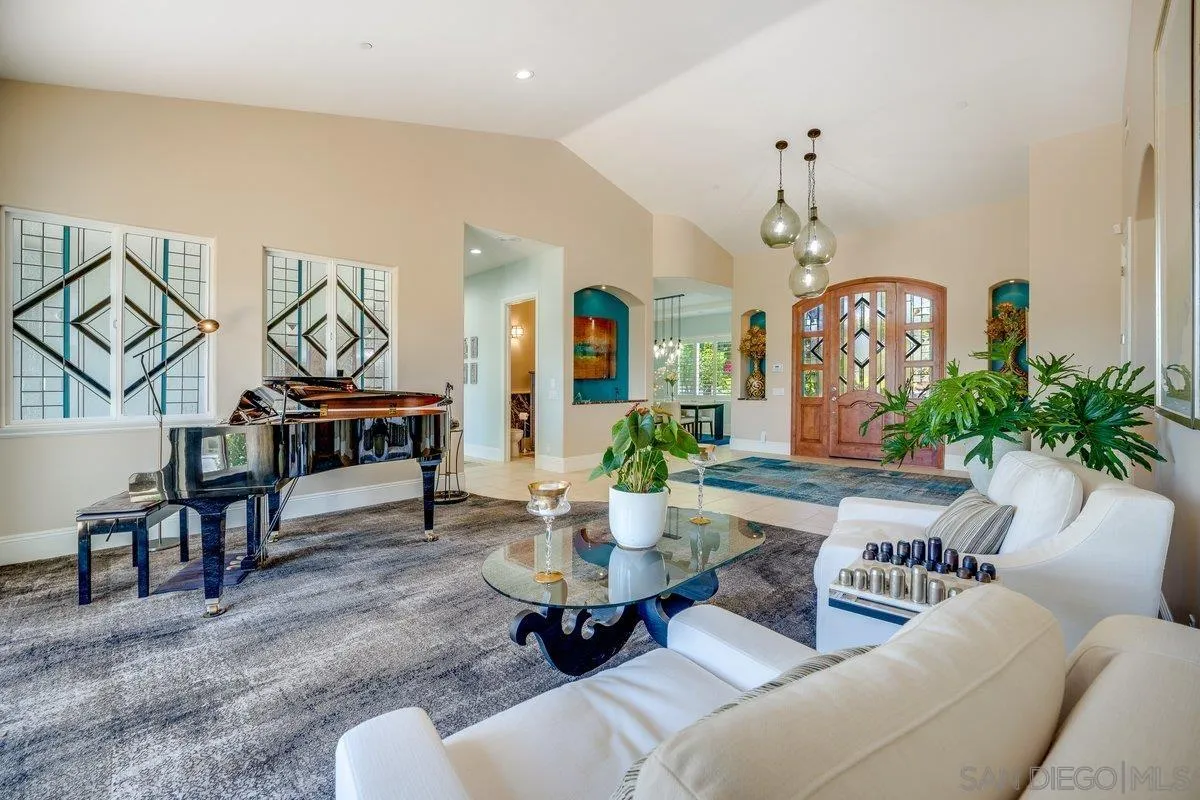 2860 Via Rancheros Way