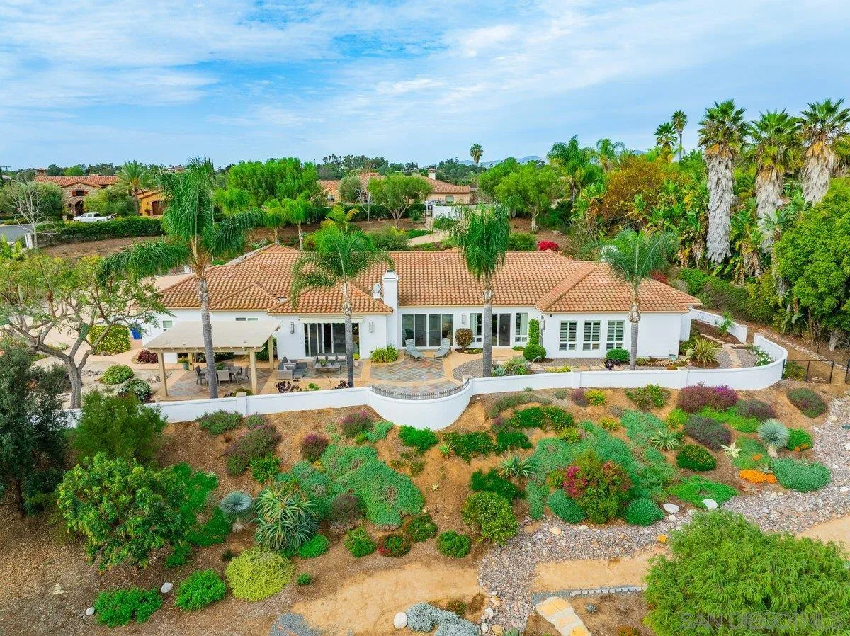 2860 Via Rancheros Way