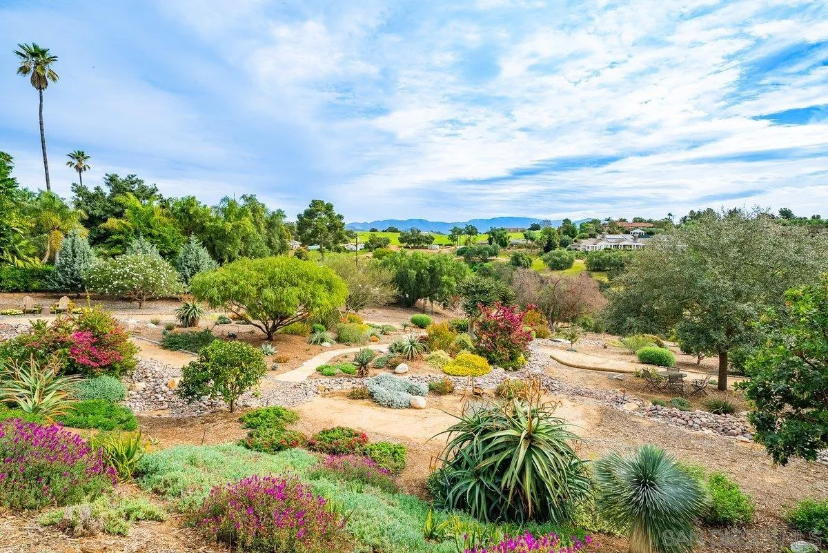 2860 Via Rancheros Way