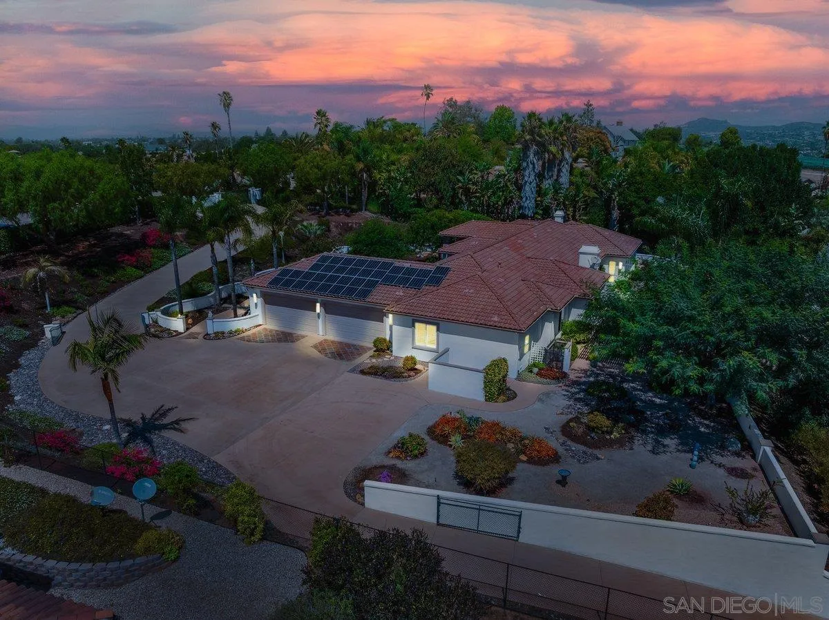 2860 Via Rancheros Way