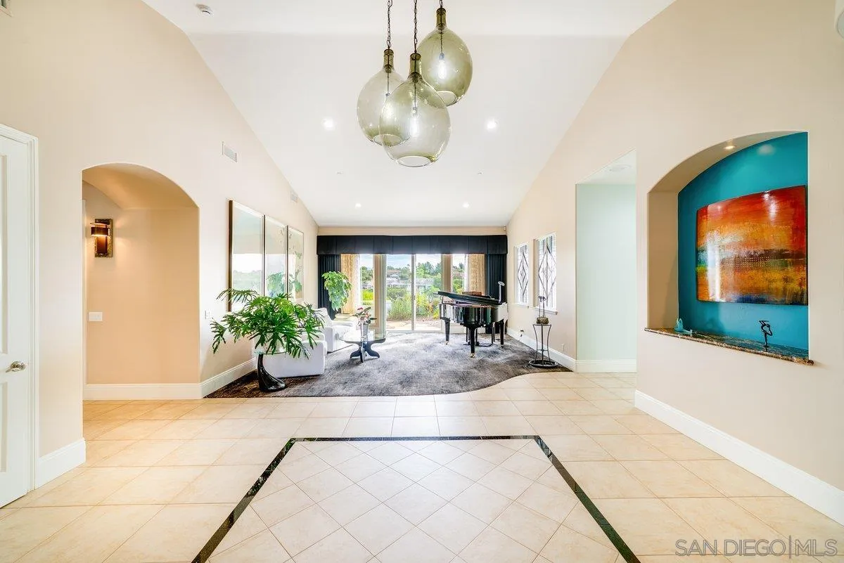 2860 Via Rancheros Way