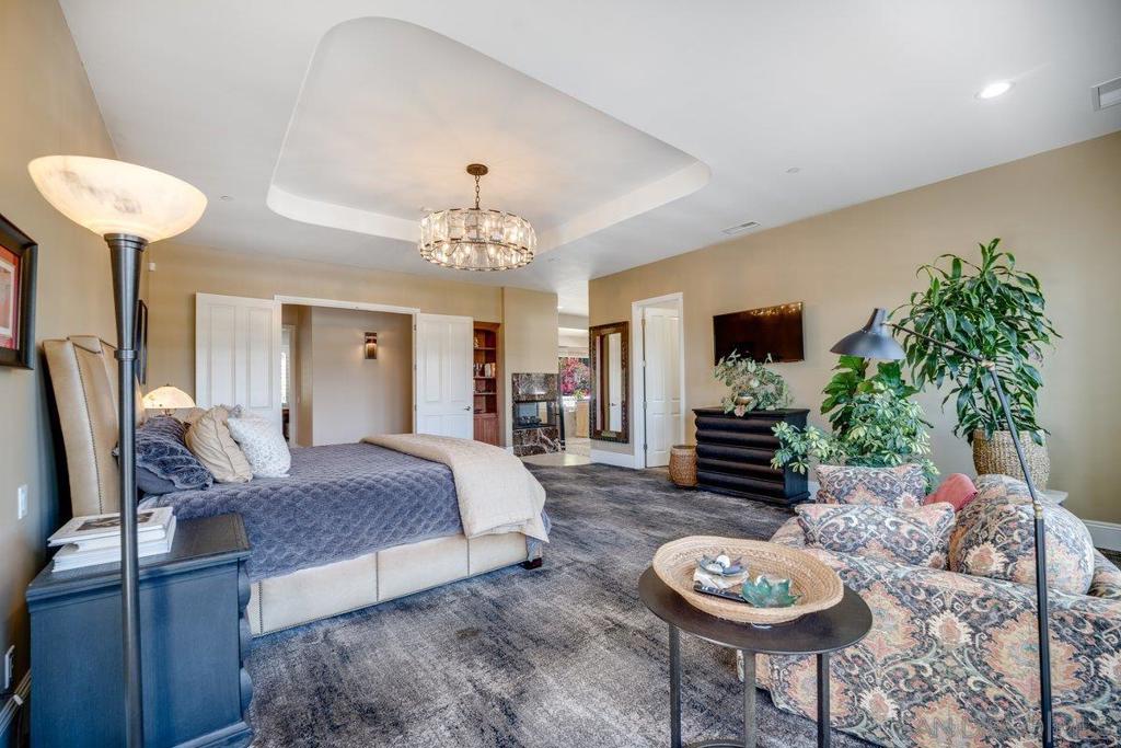 2860 Via Rancheros Way