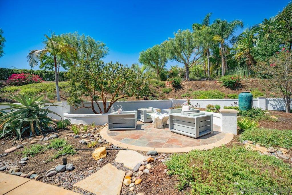 2860 Via Rancheros Way