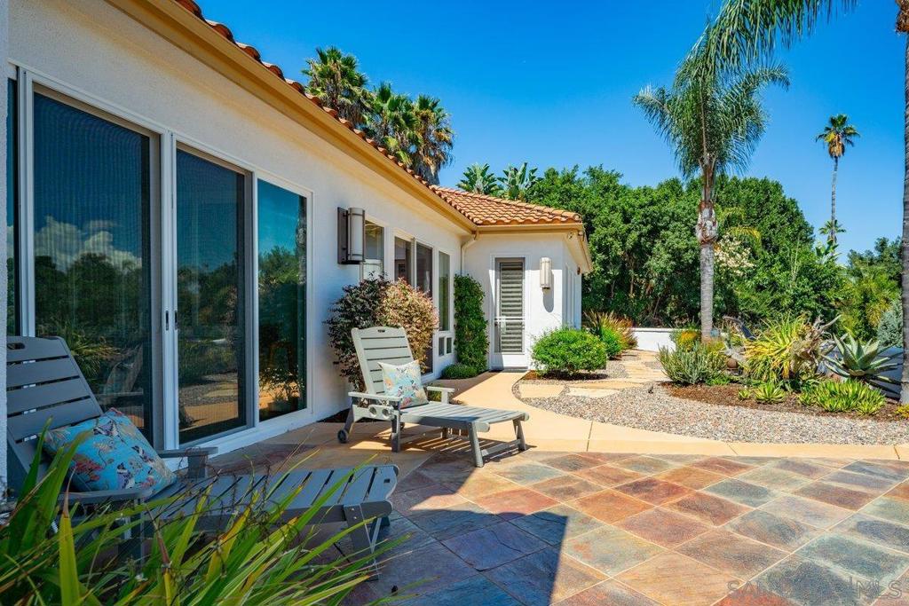 2860 Via Rancheros Way