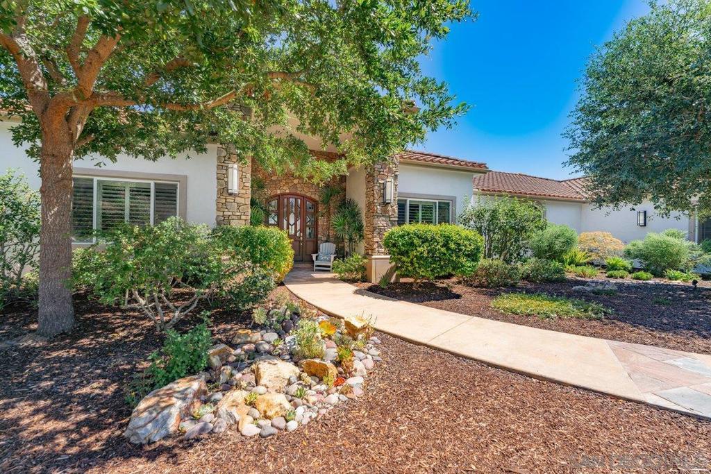 2860 Via Rancheros Way