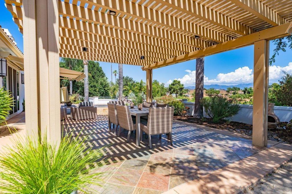 2860 Via Rancheros Way