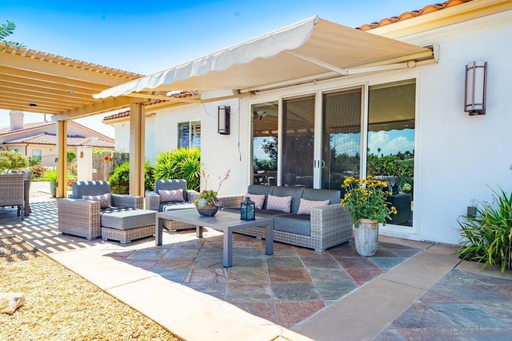 2860 Via Rancheros Way