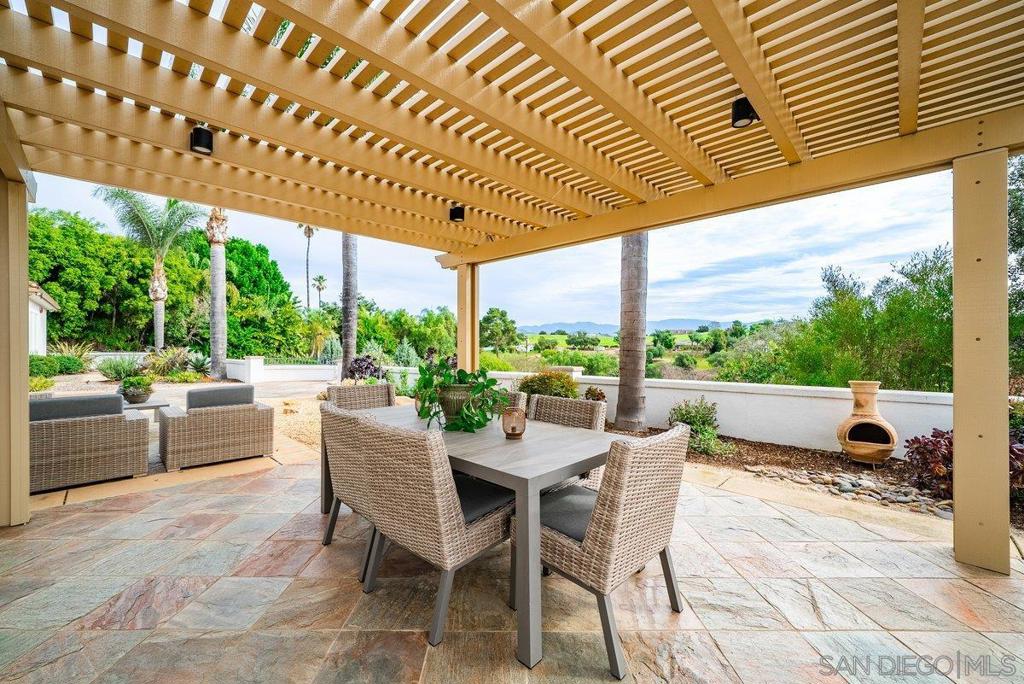 2860 Via Rancheros Way