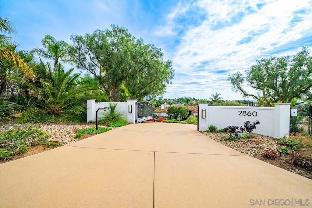 2860 Via Rancheros Way