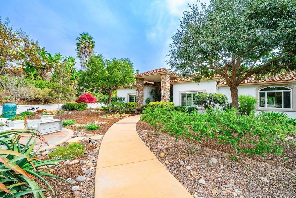 2860 Via Rancheros Way