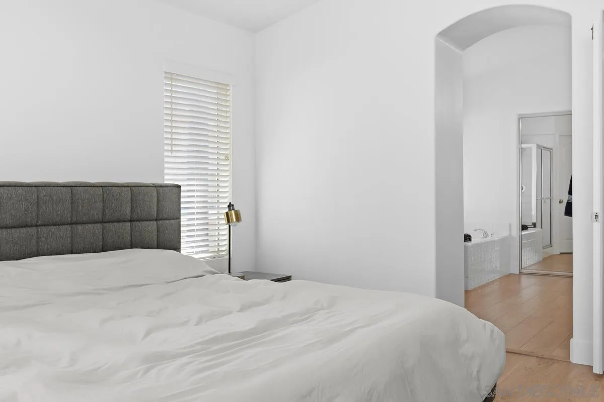 4802 Baroque Terrace