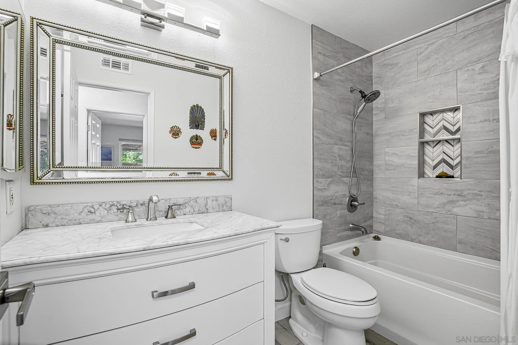 5241 Alamosa Park Dr