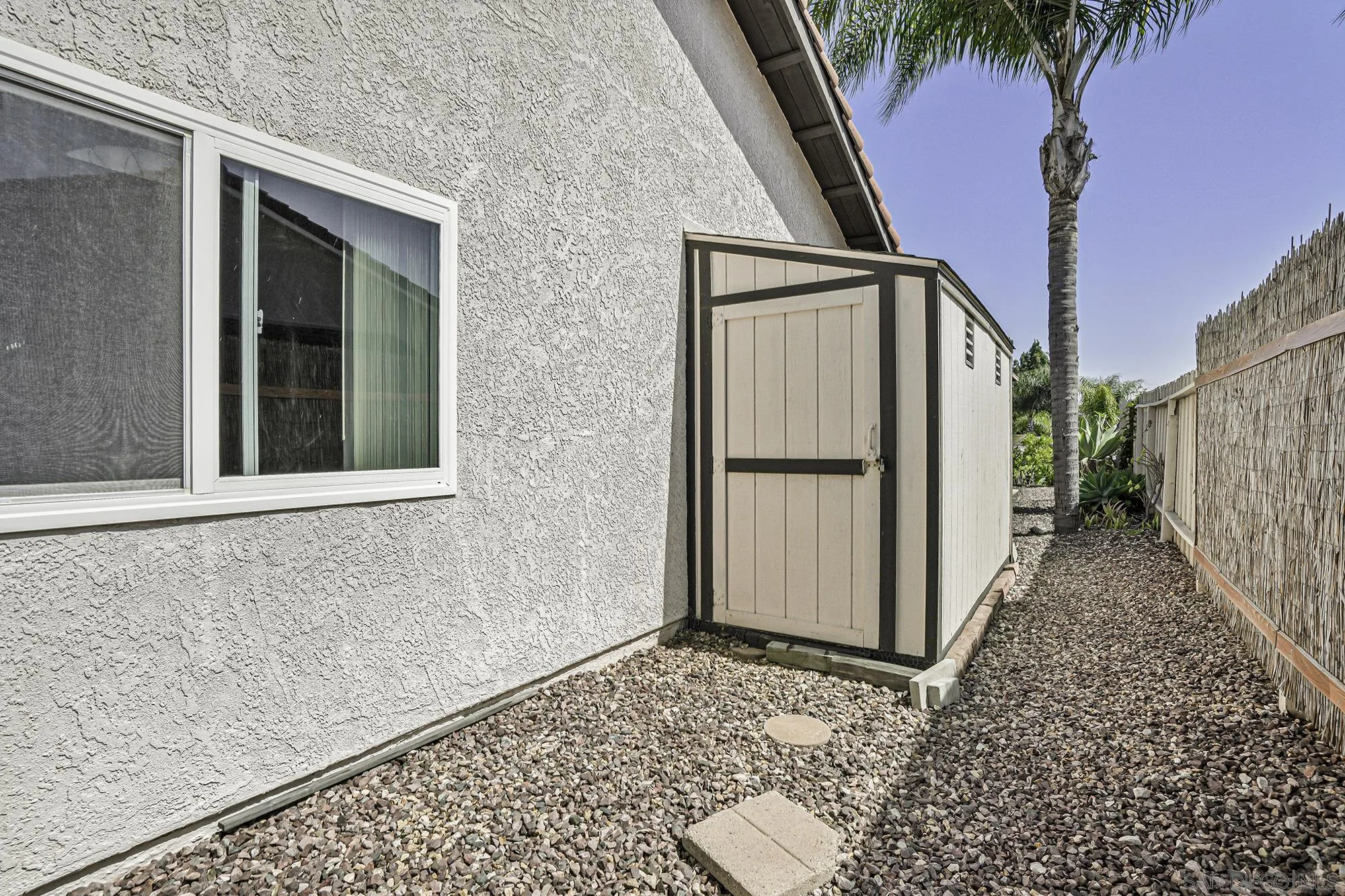 5241 Alamosa Park Dr