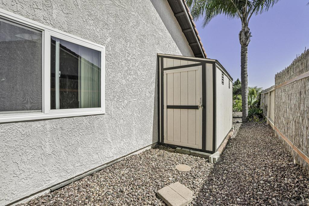 5241 Alamosa Park Dr