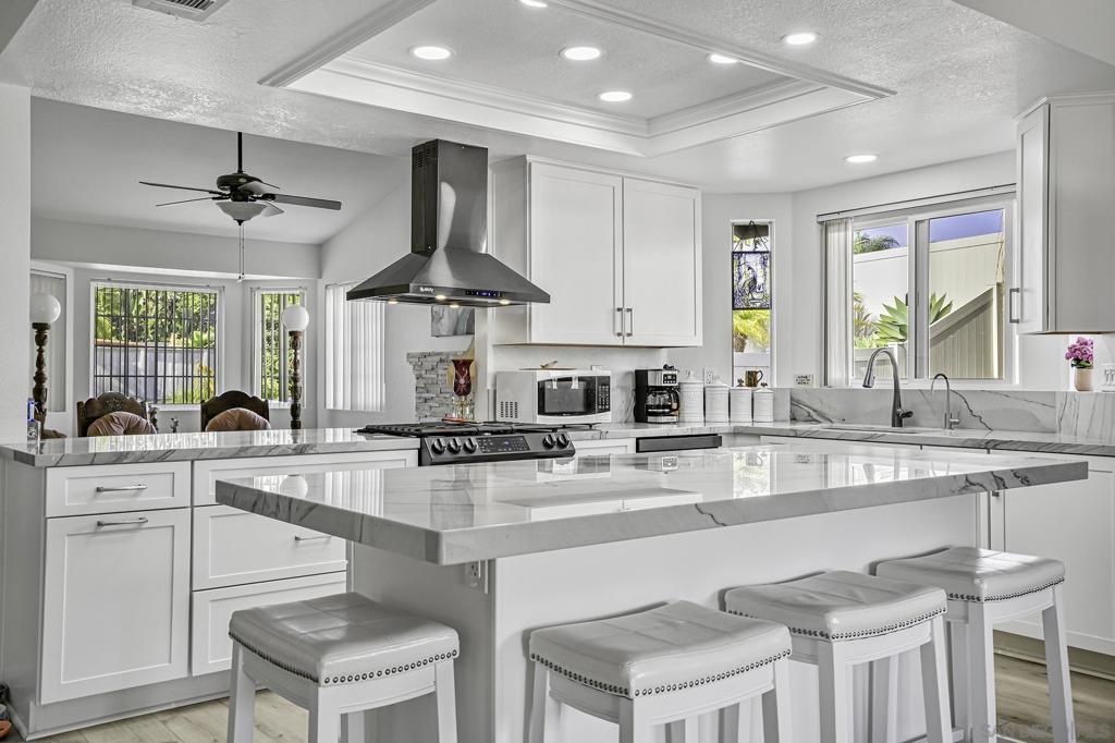 5241 Alamosa Park Dr