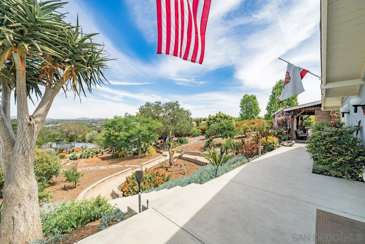460 Rancho Camino