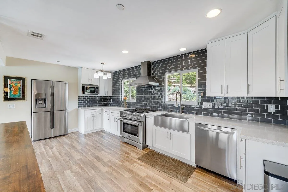 460 Rancho Camino