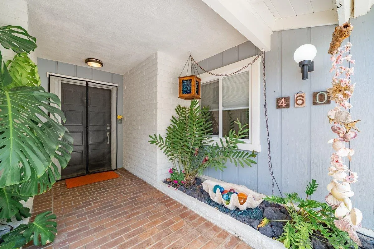 460 Rancho Camino