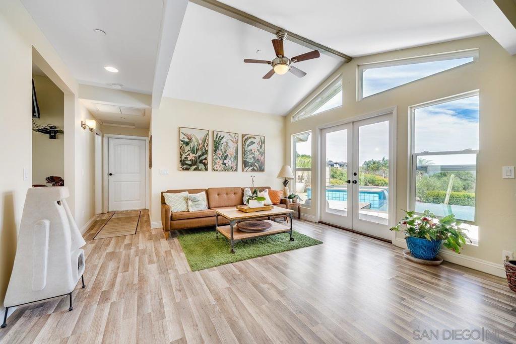 460 Rancho Camino