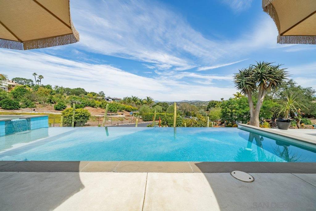 460 Rancho Camino