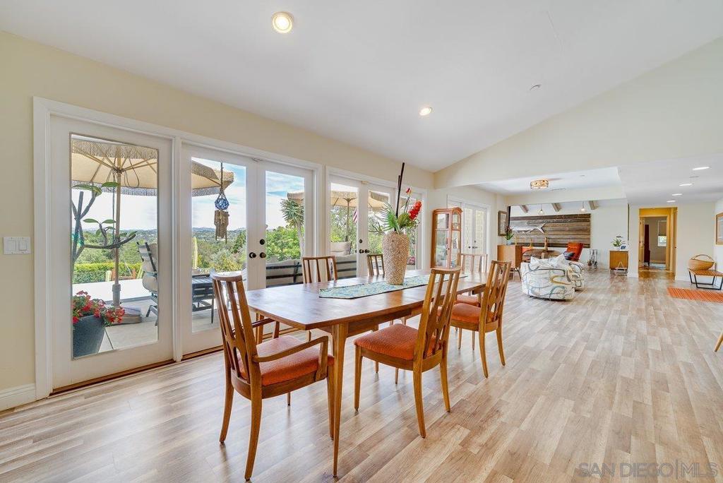 460 Rancho Camino