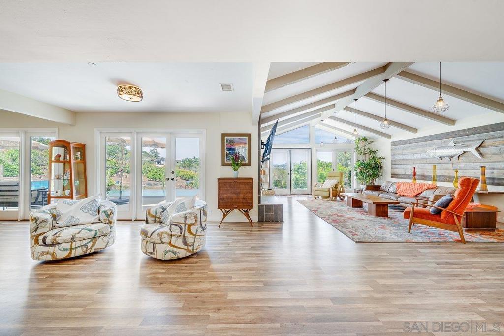 460 Rancho Camino